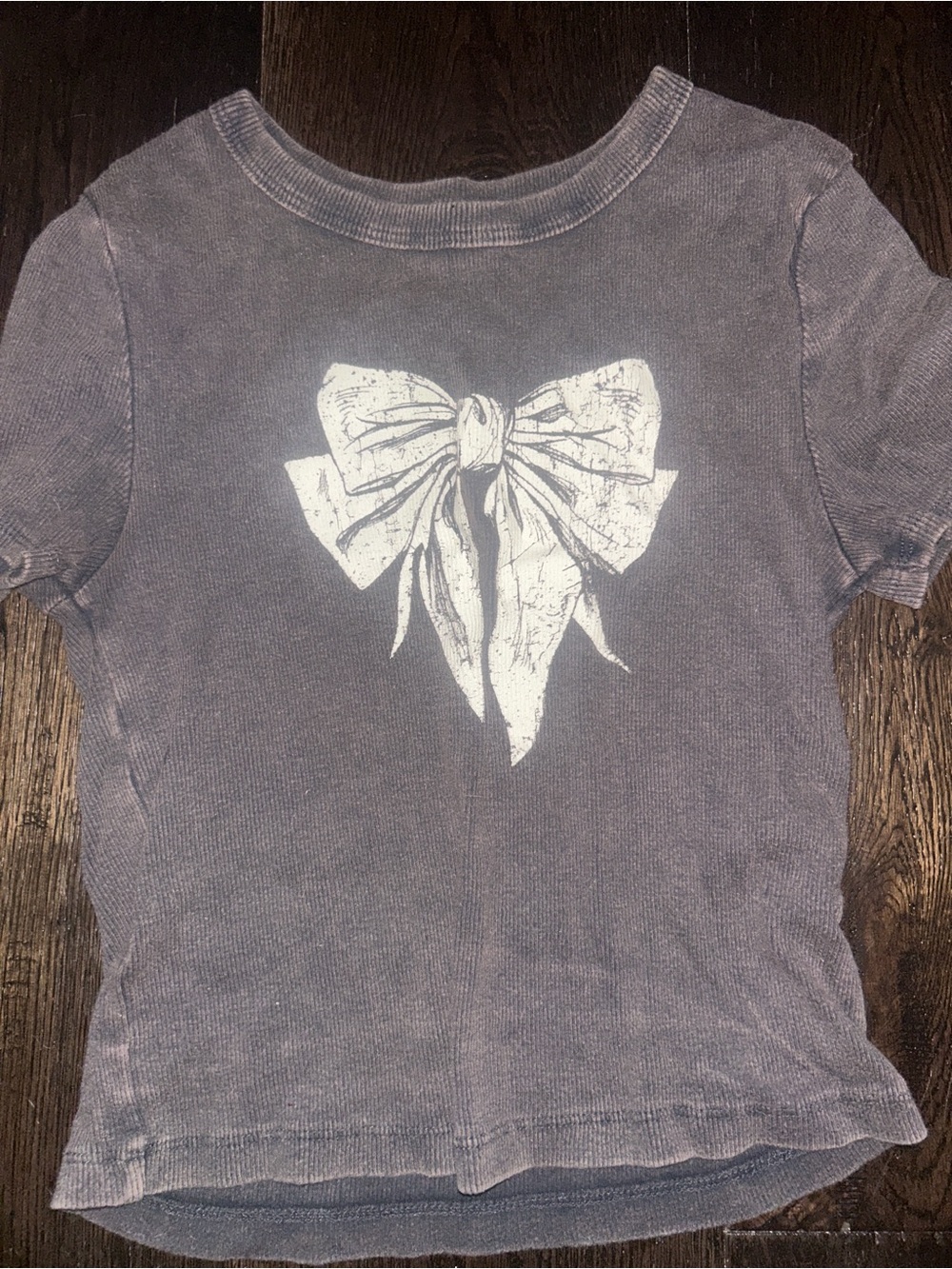 Girls' Washed Gray Short Sleeve Tee with White Bow Graphic